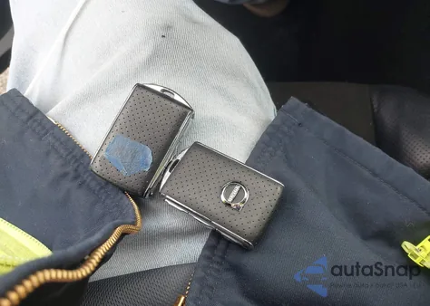 2018 Volvo Xc60 T6 R-Design from USA, damaged, VIN YV4A22RMXJ1094896